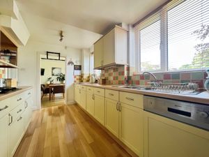 Kitchen- click for photo gallery